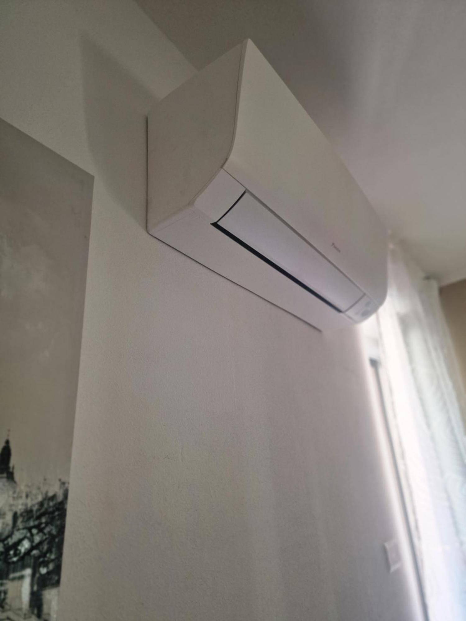 Varese Prime - Large Independent Apartment, Air Conditioning, 2 Bathrooms, 2 Free Covered Parking Spaces, No Restricted Traffic Zone, Train Station 100M, Theatre 150M, Historic City Centre Exterior foto